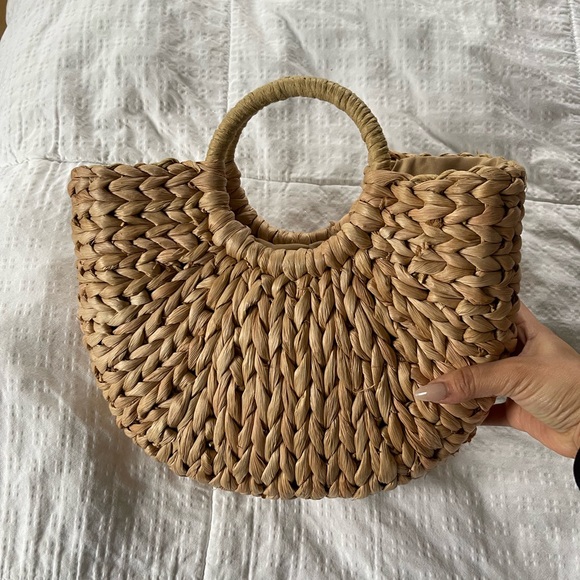 Summer Straw Drawstring Bag - Picture 3 of 6